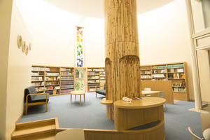 図書館+大きな木のへや
