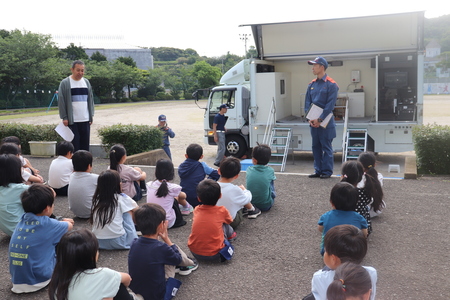 地震体験車です