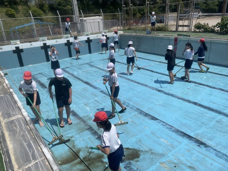 プール清掃
